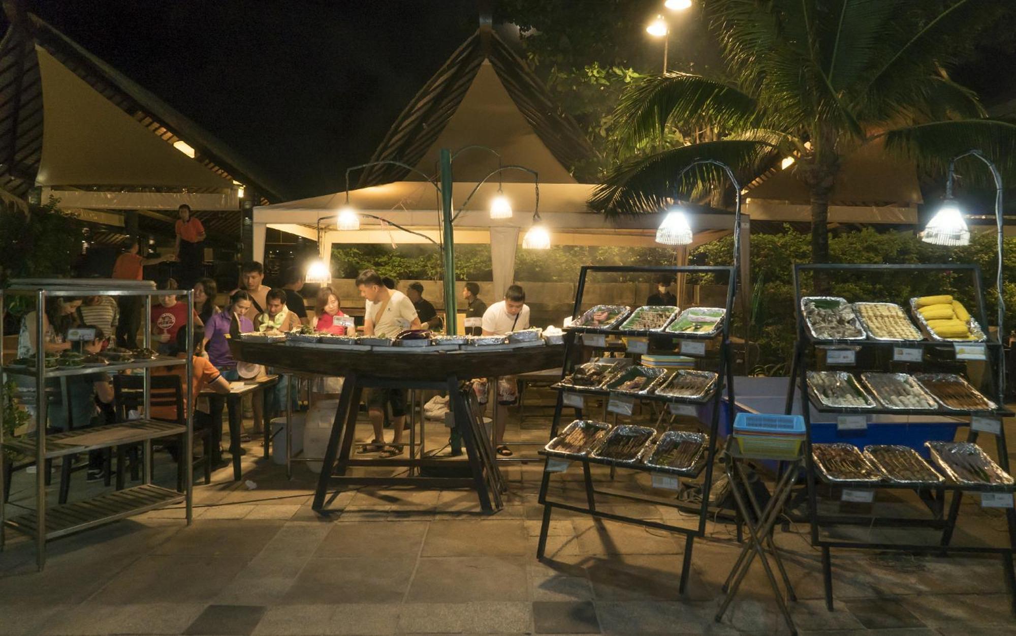 Blue Bay Resort - Access To Pool And Beach-Phuket & Krabi Яо-Яй Экстерьер фото A restaurant in Batam