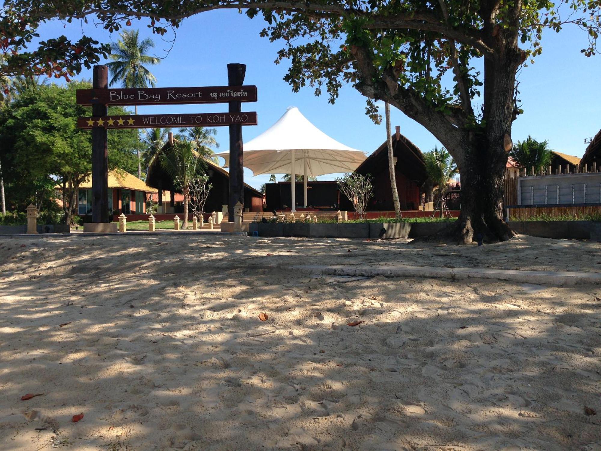 Blue Bay Resort - Access To Pool And Beach-Phuket & Krabi Яо-Яй Экстерьер фото Entrance to the resort