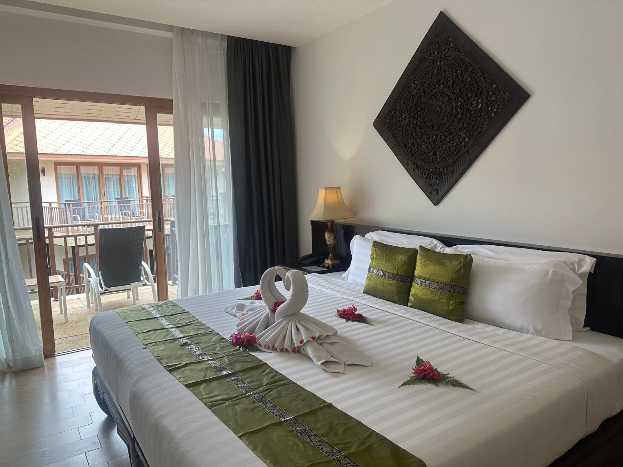 Blue Bay Resort - Access To Pool And Beach-Phuket & Krabi Яо-Яй Экстерьер фото A bedroom at the hotel