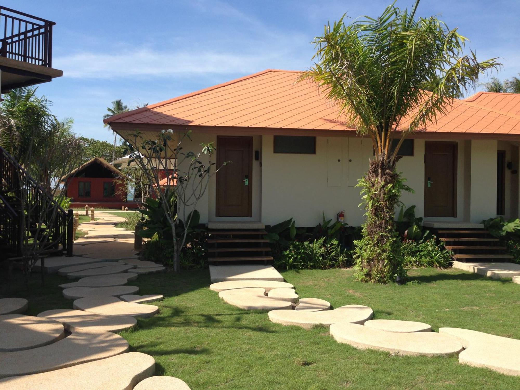 Blue Bay Resort - Access To Pool And Beach-Phuket & Krabi Яо-Яй Экстерьер фото The resort's bungalows